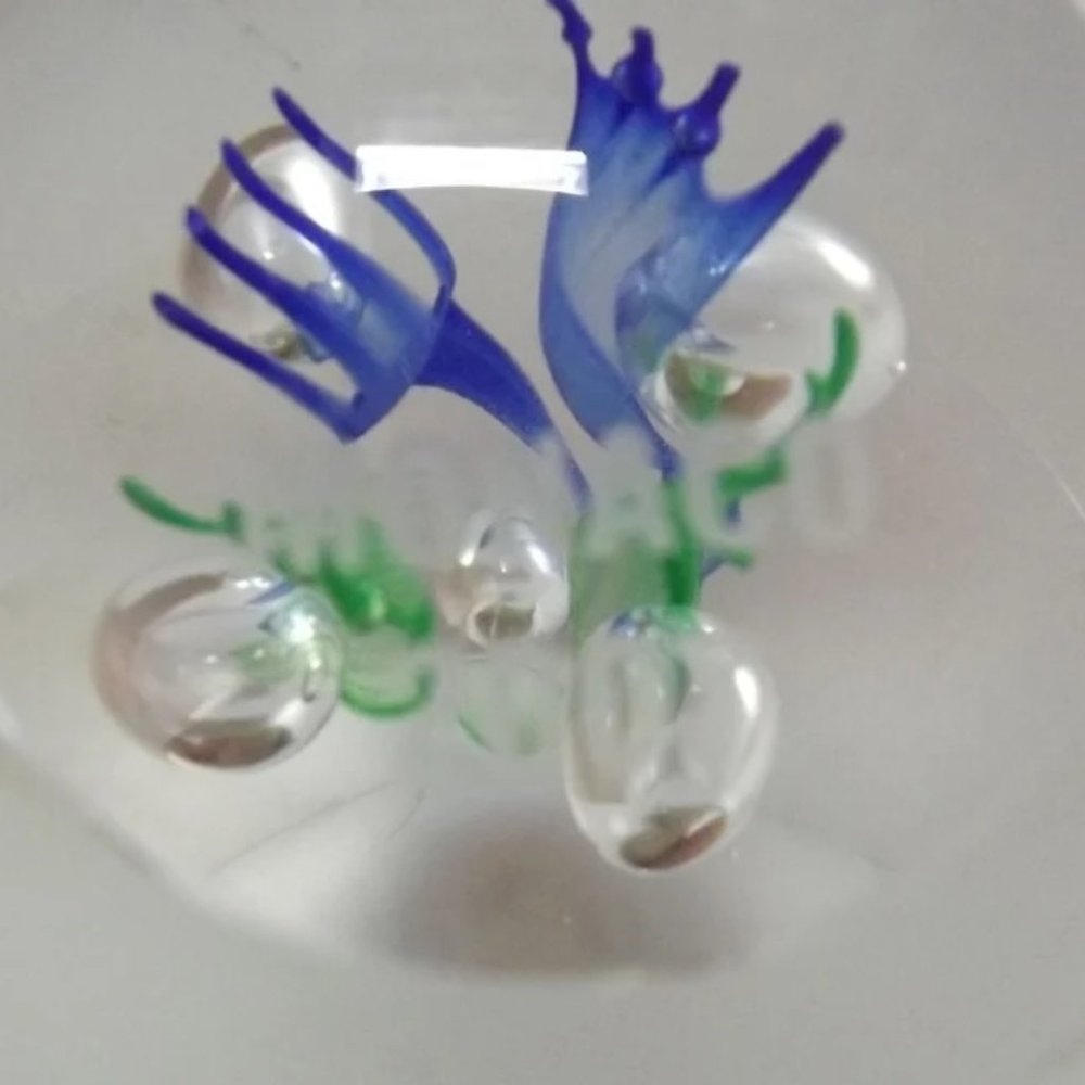 Vintage Ocean Style Aquarium Art Glass Paperweight - Picture 5 of 9